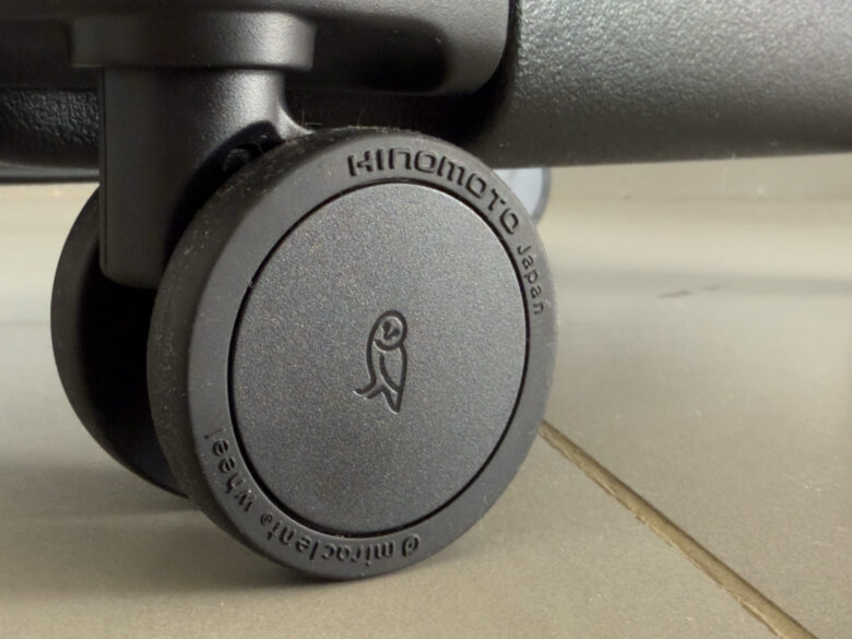 Bellroy Transit Check-In Review wheels - Luxe Digital