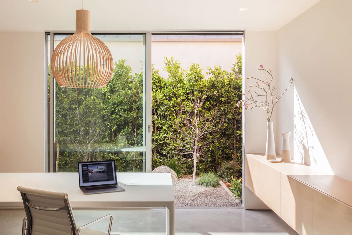 direct to consumer business plan strategy - Luxe Digital